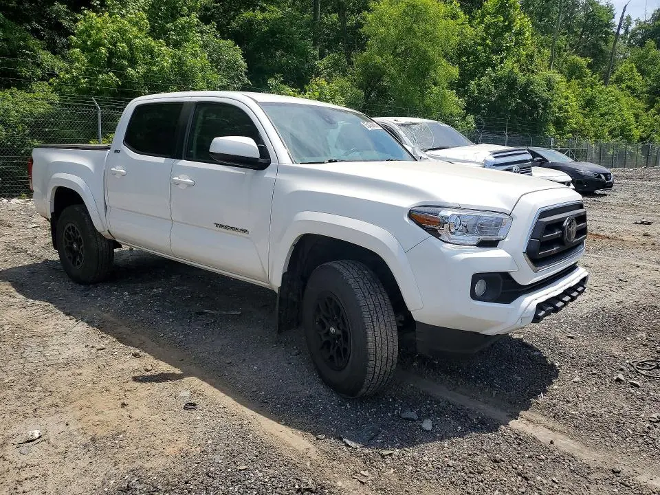 2022 TOYOTA TACOMA SR5 V6  