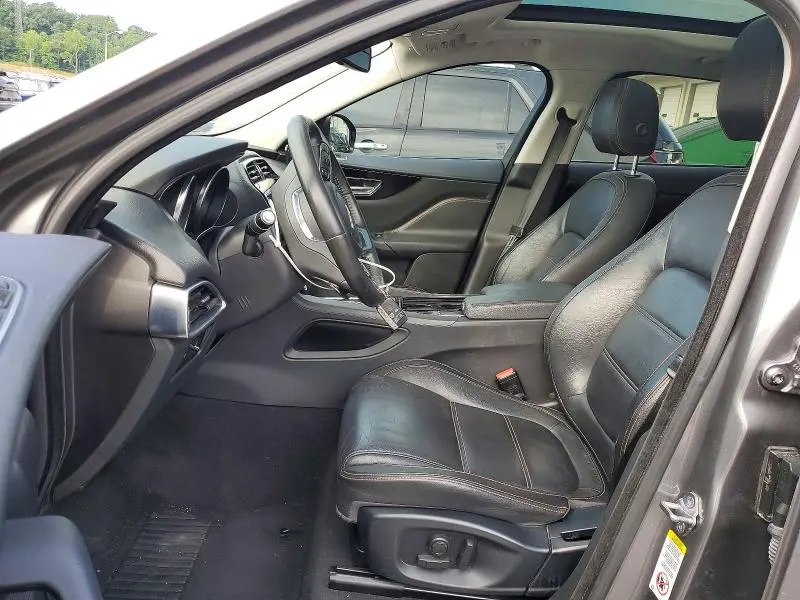 2018 JAGUAR F-PACE PRESTIGE  