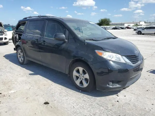 2013 TOYOTA SIENNA LE  