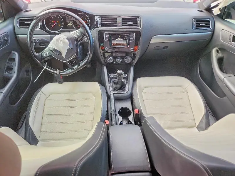 2016 VOLKSWAGEN JETTA SPORT  