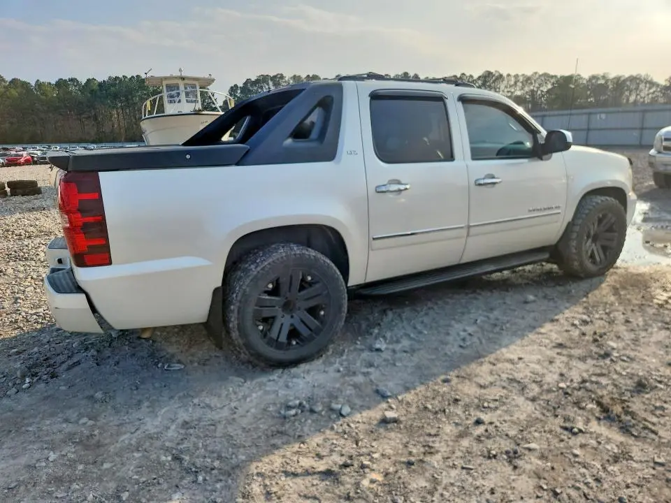 2011 CHEVROLET AVALANCHE LTZ  