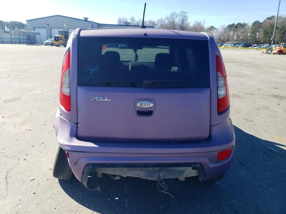 2013 KIA SOUL +  