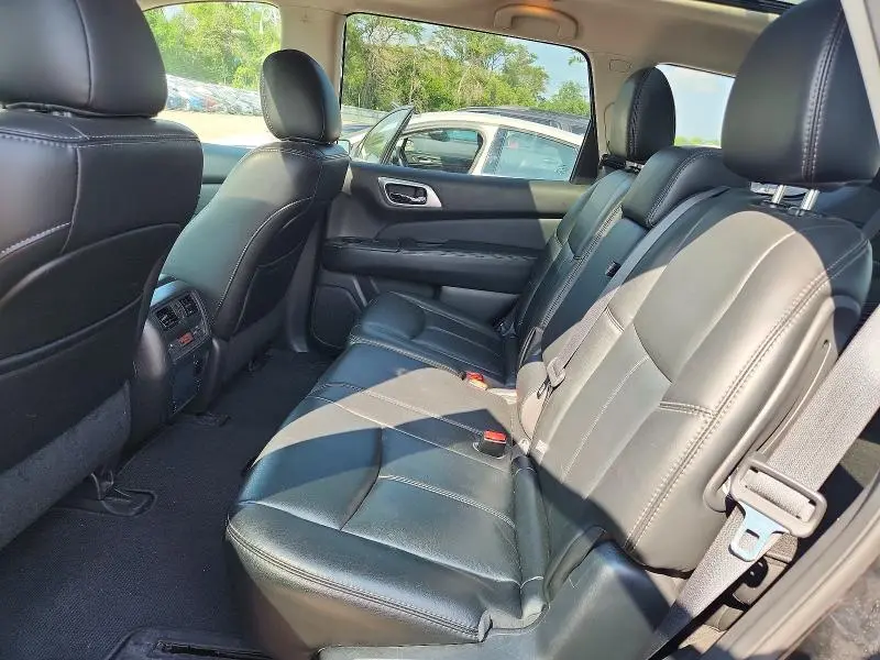 2016 NISSAN PATHFINDER SL  
