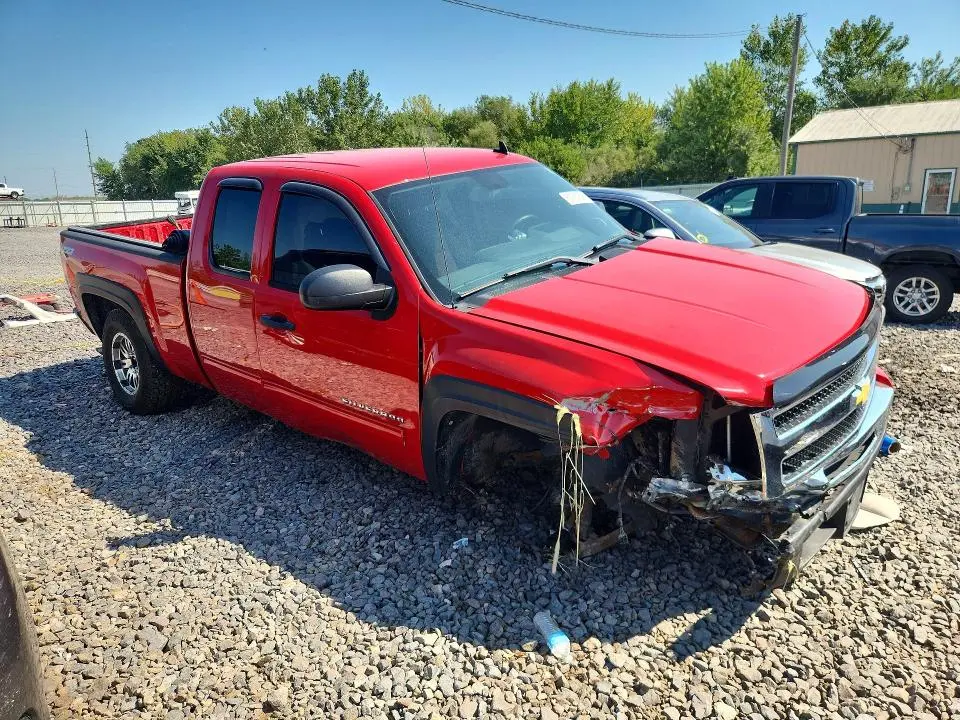 2011 CHEVROLET SILVERADO K1500 LT  