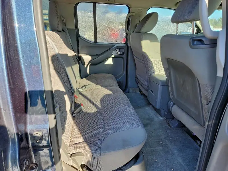 2013 NISSAN FRONTIER S  