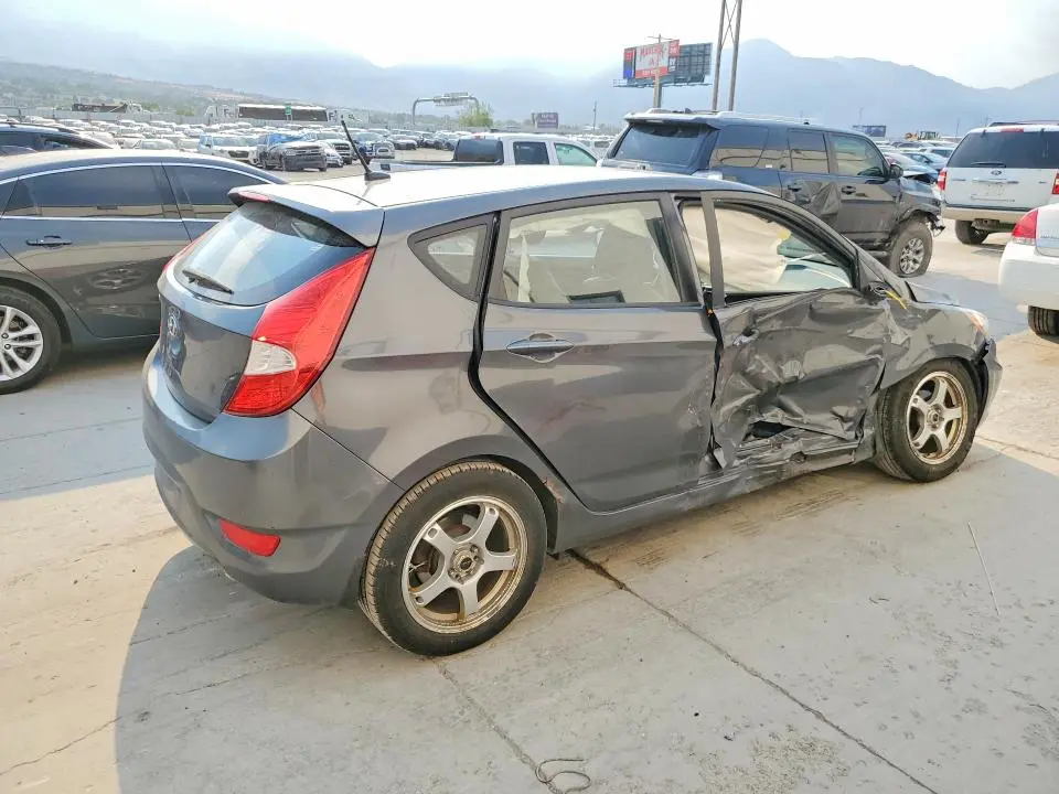 2012 HYUNDAI ACCENT SE  