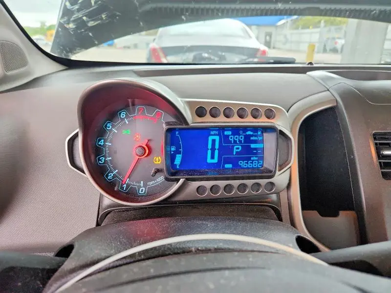 2015 CHEVROLET SONIC LT  