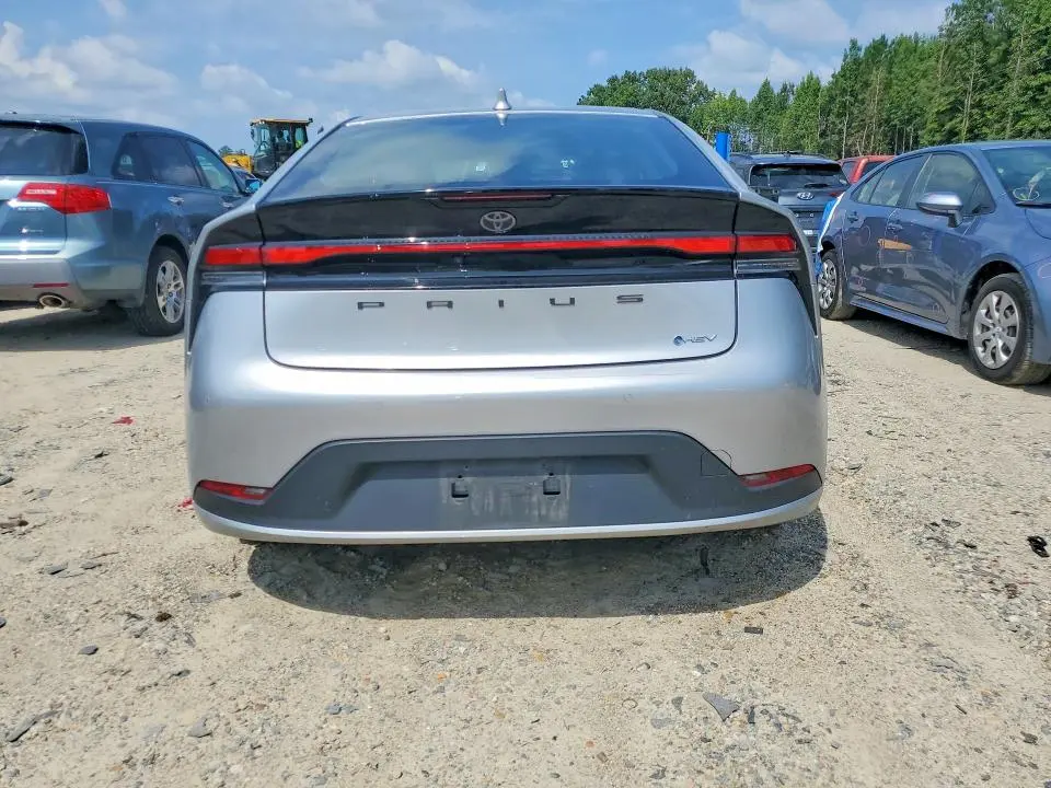 2024 TOYOTA PRIUS LE  