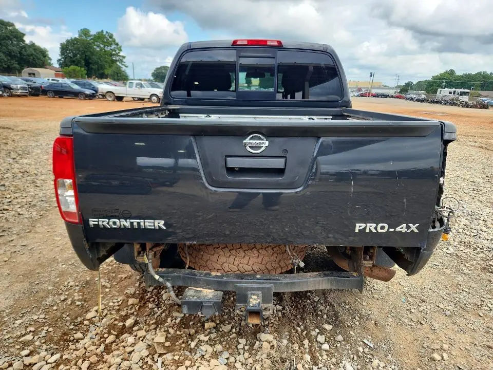 2015 NISSAN FRONTIER PRO-4X  