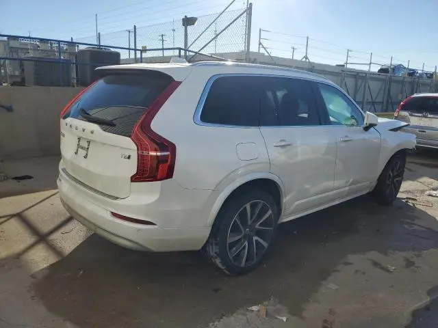 2022 VOLVO XC90 T6 MOMENTUM  
