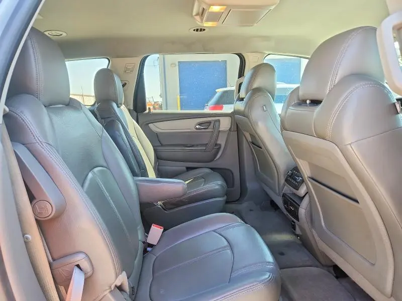 2016 CHEVROLET TRAVERSE LT  