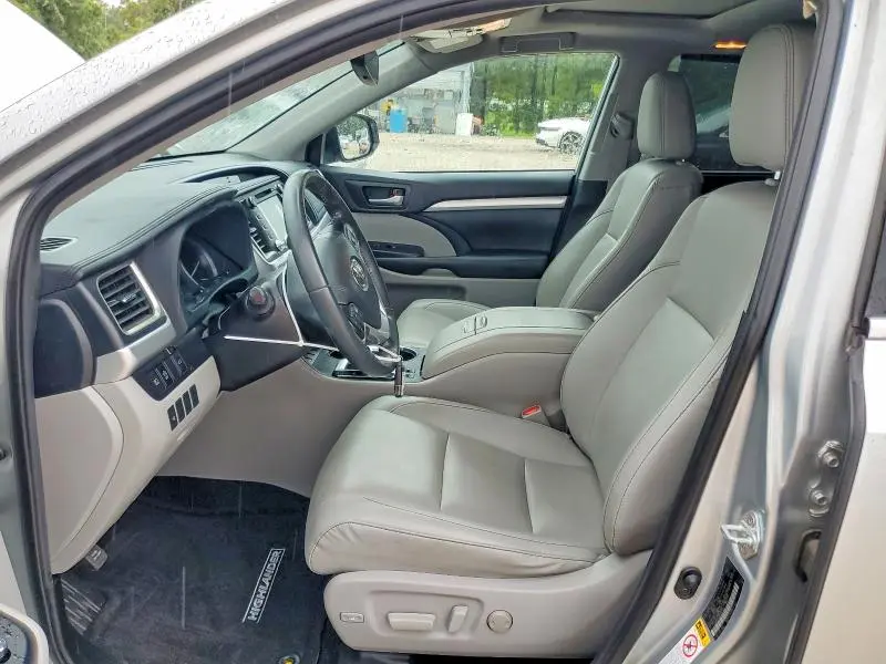 2019 TOYOTA HIGHLANDER XLE  