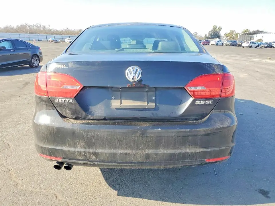 2013 VOLKSWAGEN JETTA SE  