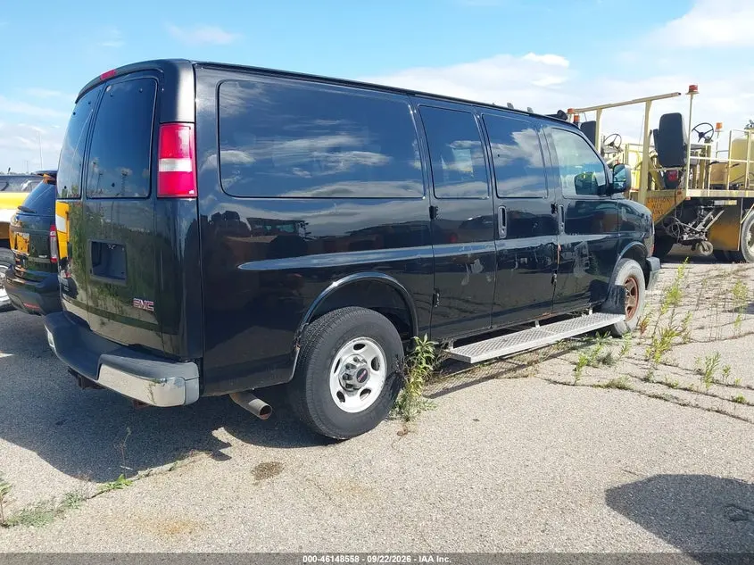 2013 GMC SAVANA 3500 LT