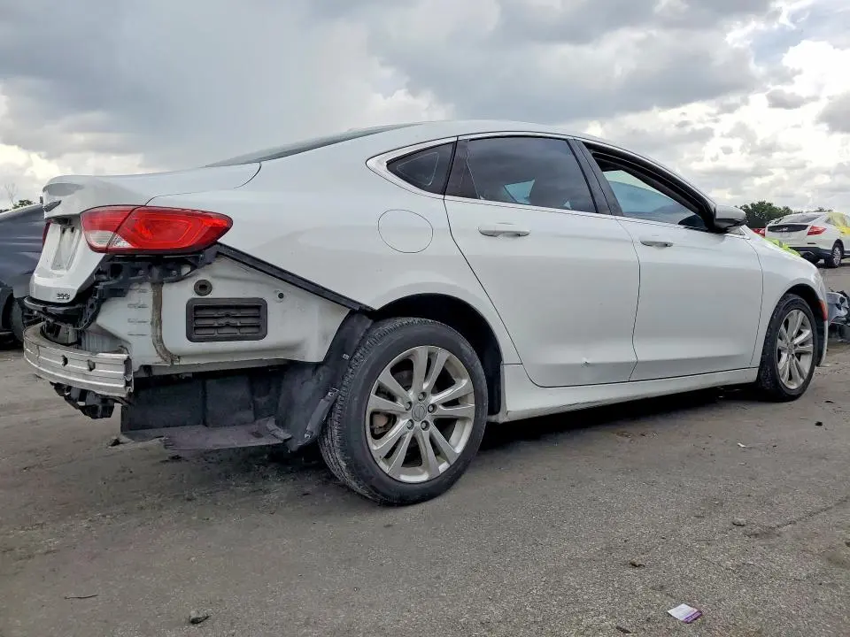 2015 CHRYSLER 200   