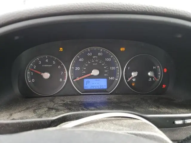 2010 HYUNDAI SANTA FE SE