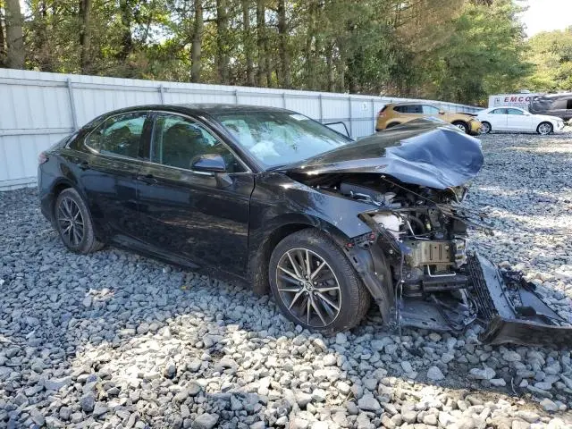 2021 TOYOTA CAMRY XLE  