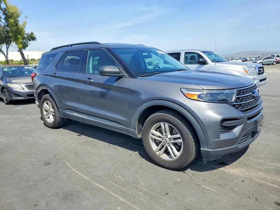 2021 FORD EXPLORER XLT  