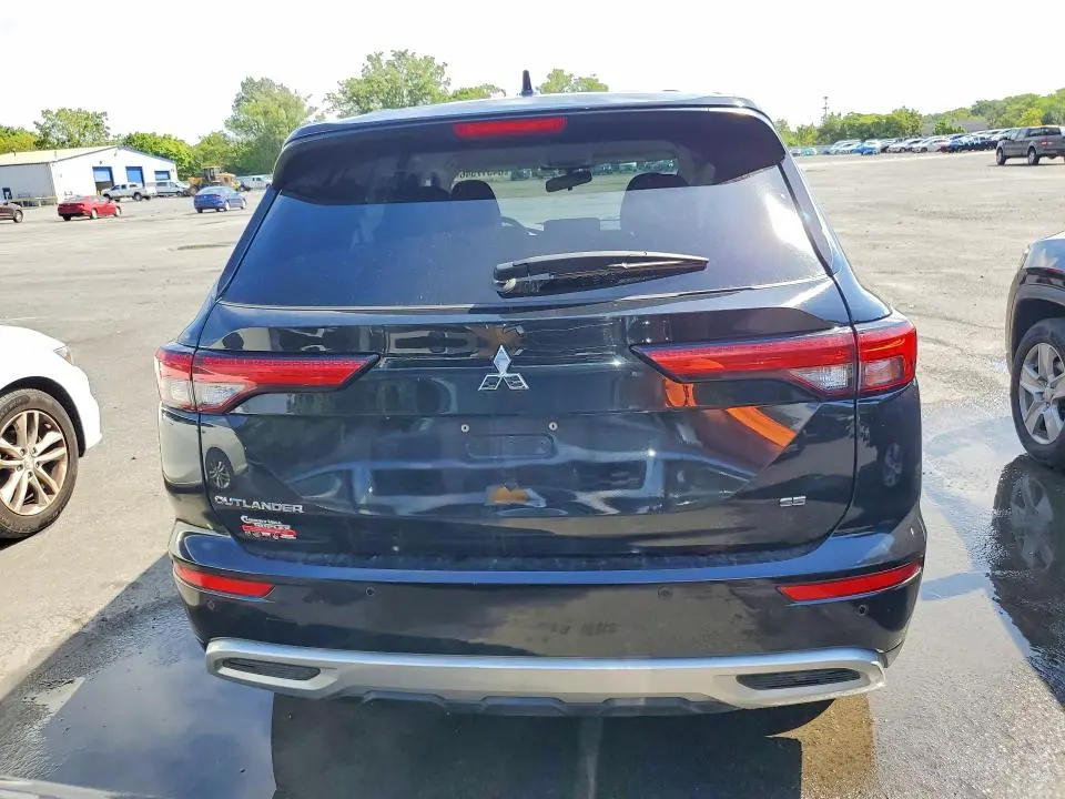 2024 MITSUBISHI OUTLANDER SE  