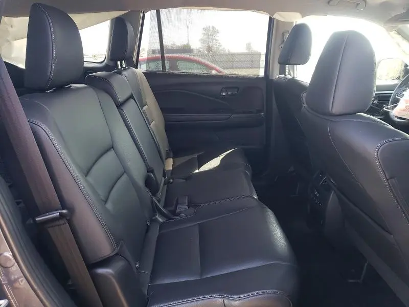 2021 HONDA PILOT SE  