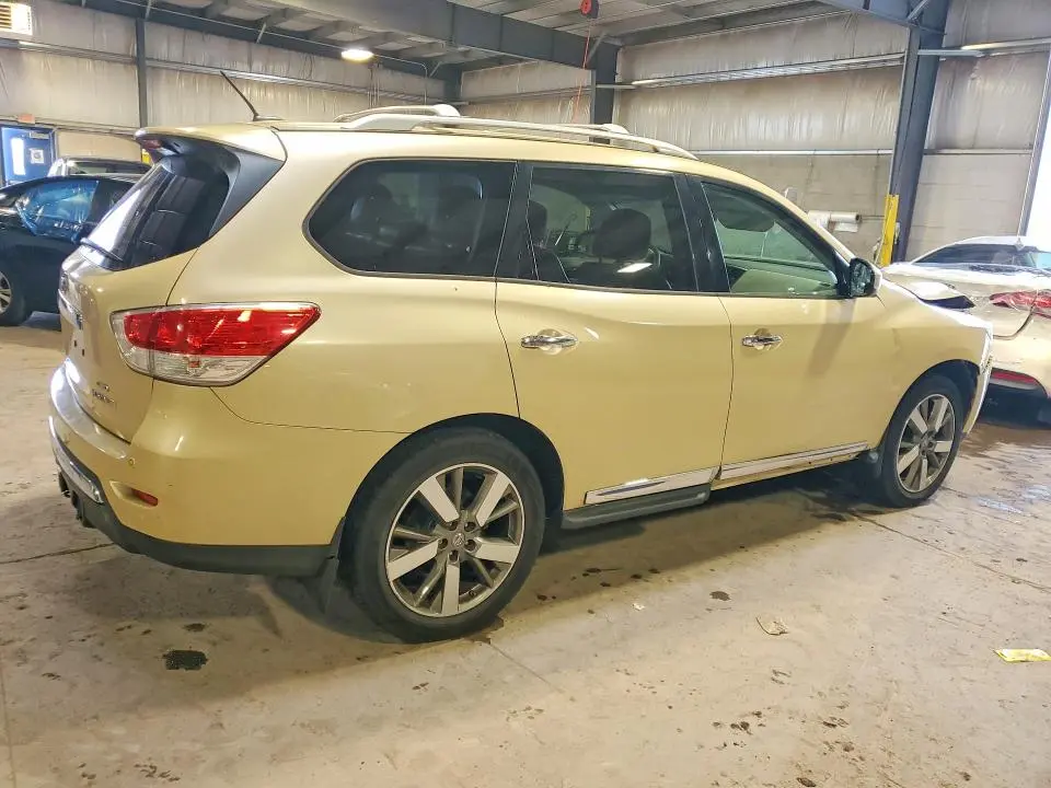 2013 NISSAN PATHFINDER S  