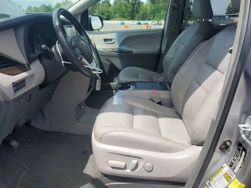 2017 TOYOTA SIENNA XLE 8-PASSENGER  
