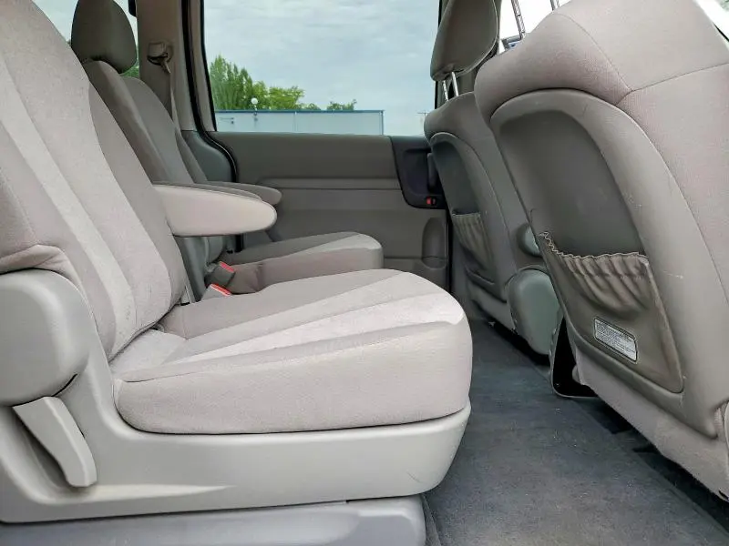 2012 KIA SEDONA LX  