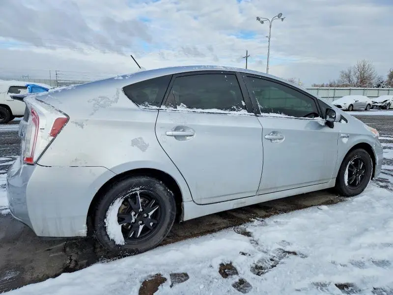 2013 TOYOTA PRIUS TWO  