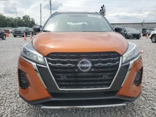 2024 NISSAN KICKS SR  