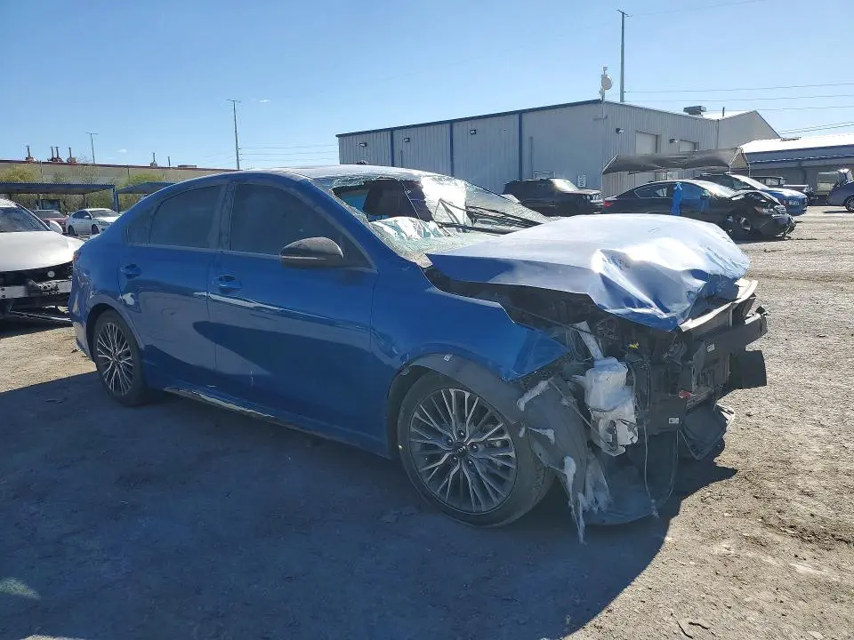 2022 KIA FORTE GT LINE  