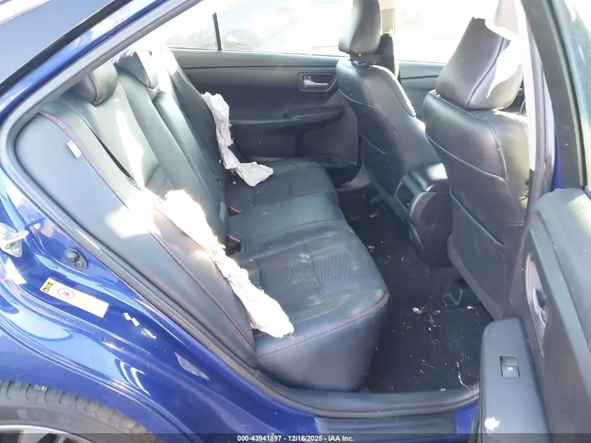 2015 TOYOTA CAMRY SE