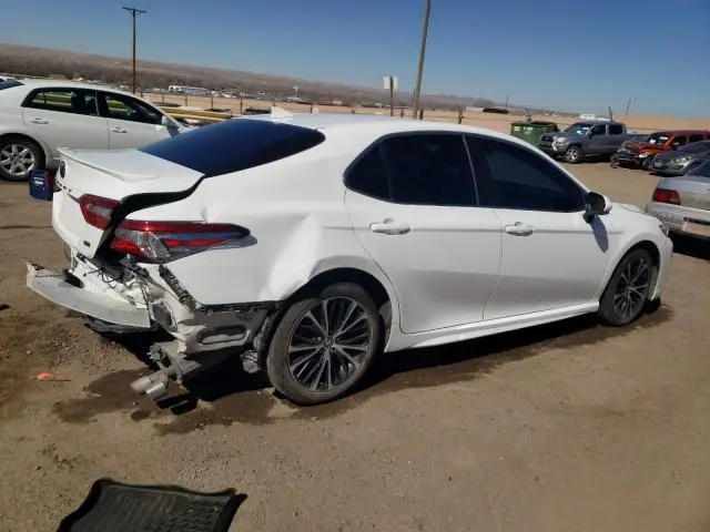 2019 TOYOTA CAMRY SE  