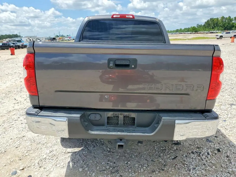2016 TOYOTA TUNDRA CREWMAX SR5  