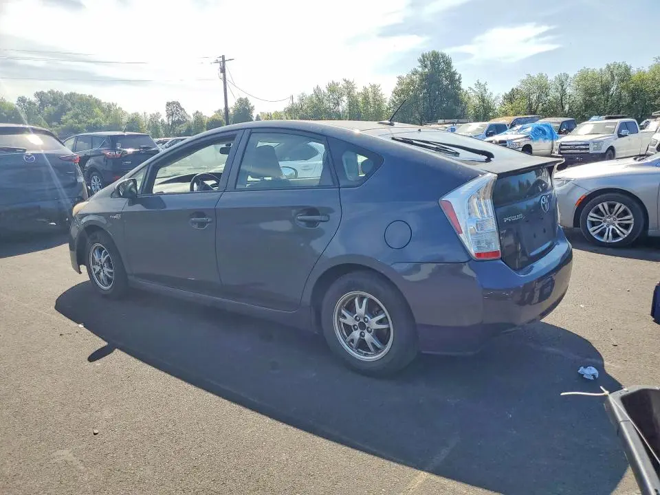 2011 TOYOTA PRIUS THREE  