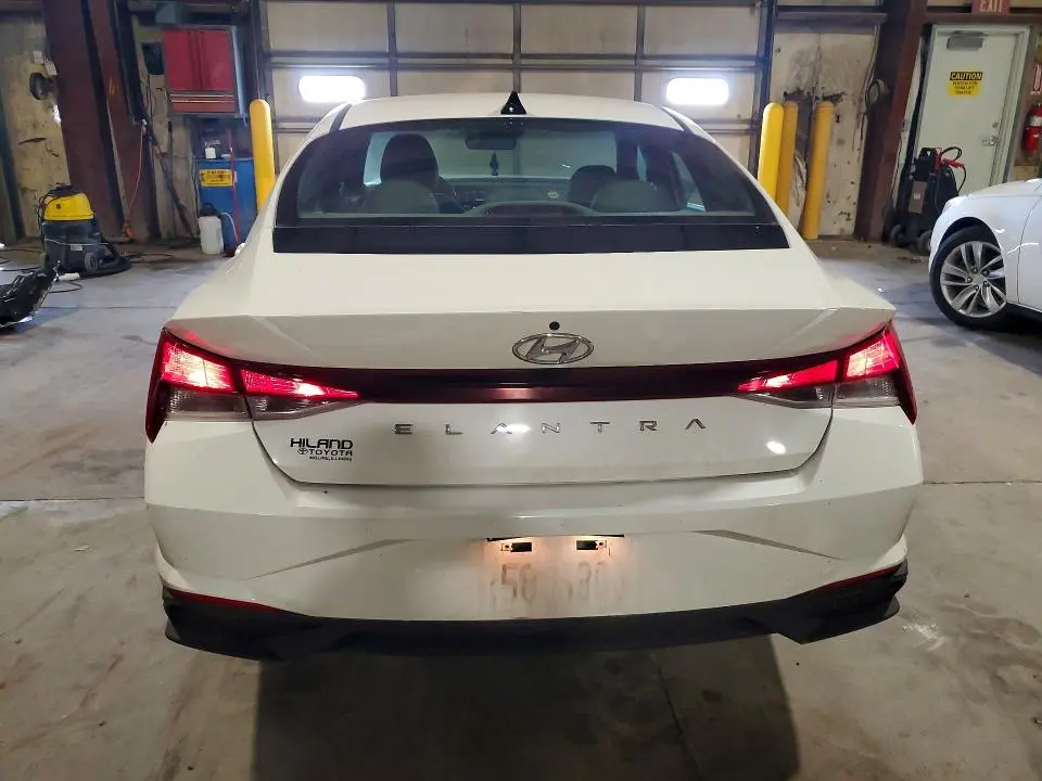 2021 HYUNDAI ELANTRA SEL  