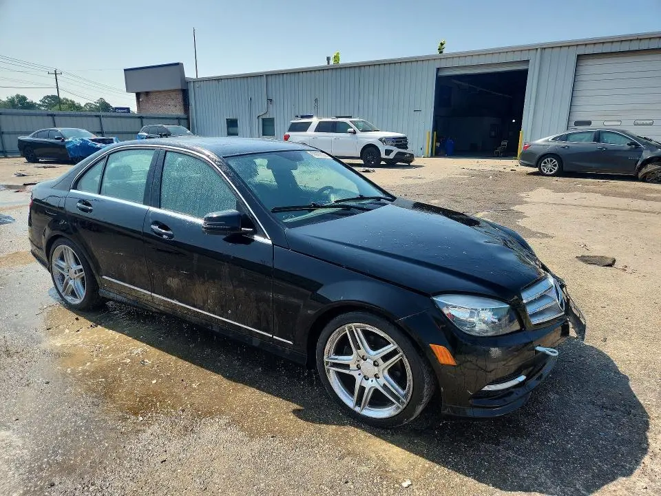 2011 MERCEDES-BENZ C 300  