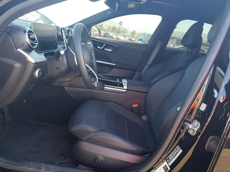 2025 MERCEDES-BENZ C 300  