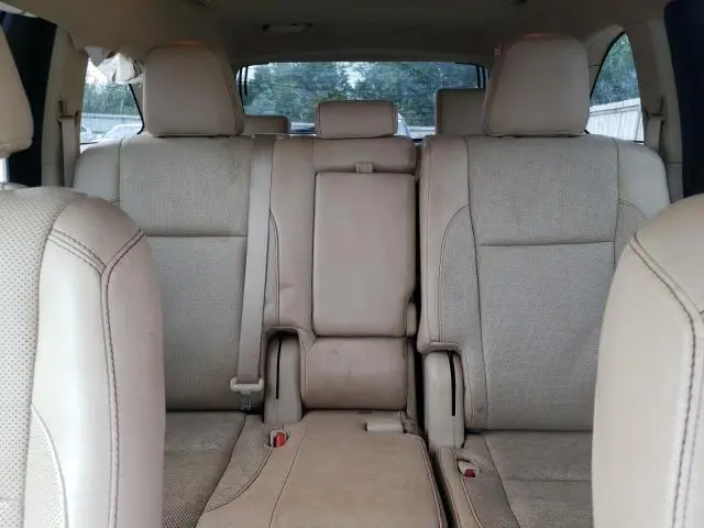 2014 TOYOTA HIGHLANDER LE  