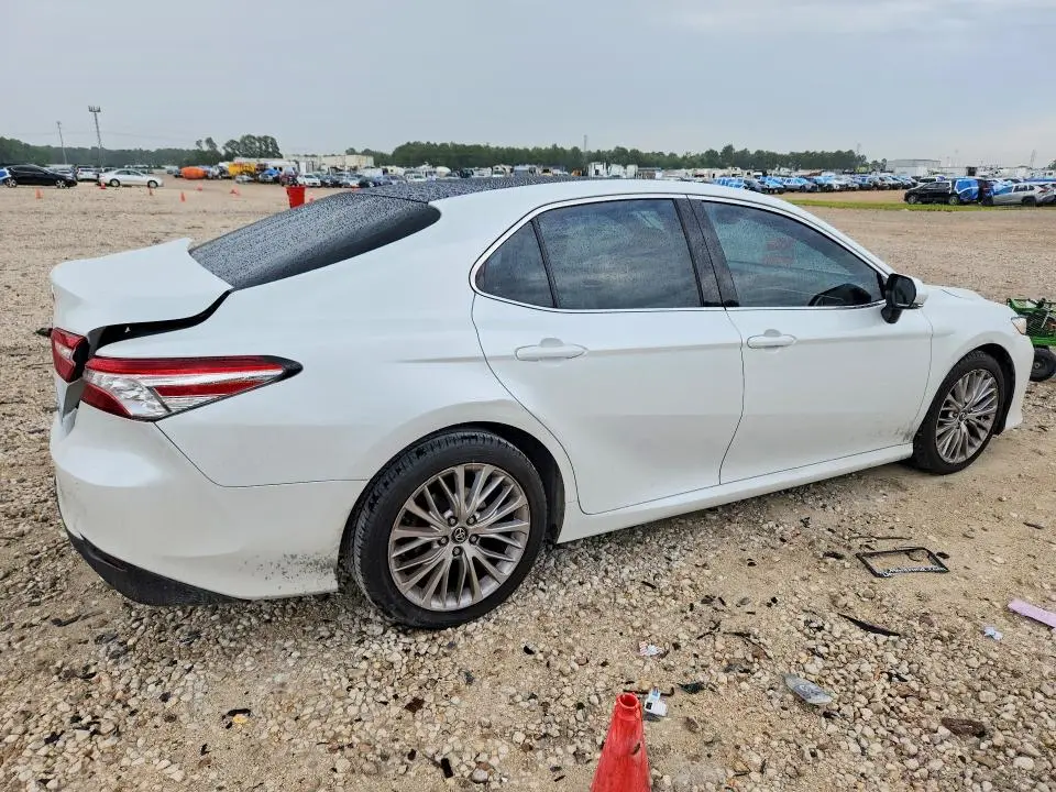 2018 TOYOTA CAMRY XLE  