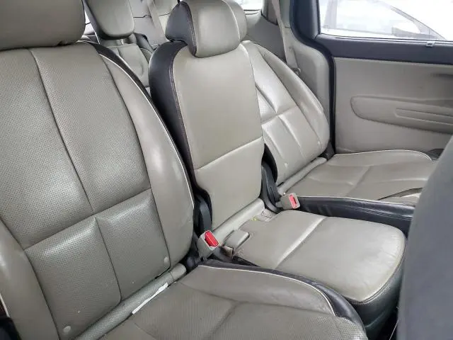 2017 KIA SEDONA LX  