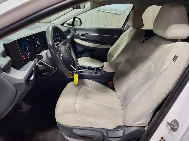 2025 HYUNDAI SONATA SE  