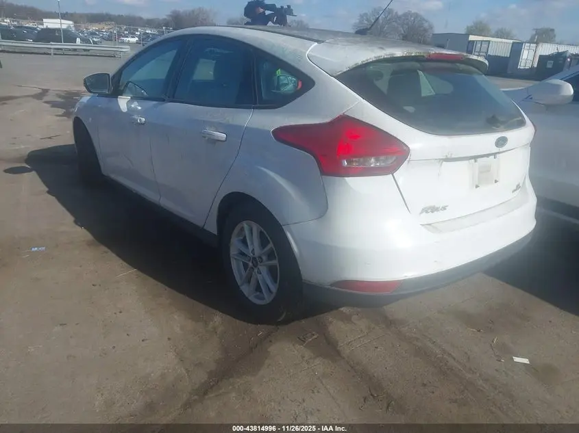 2015 FORD FOCUS SE