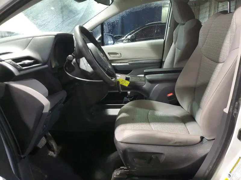 2023 TOYOTA SIENNA LE 8-PASSENGER  