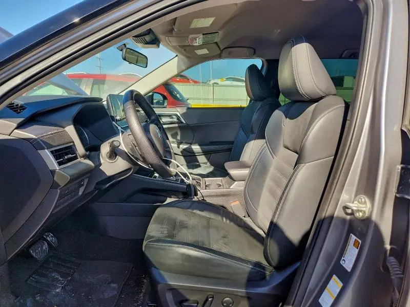 2022 MITSUBISHI OUTLANDER SE  