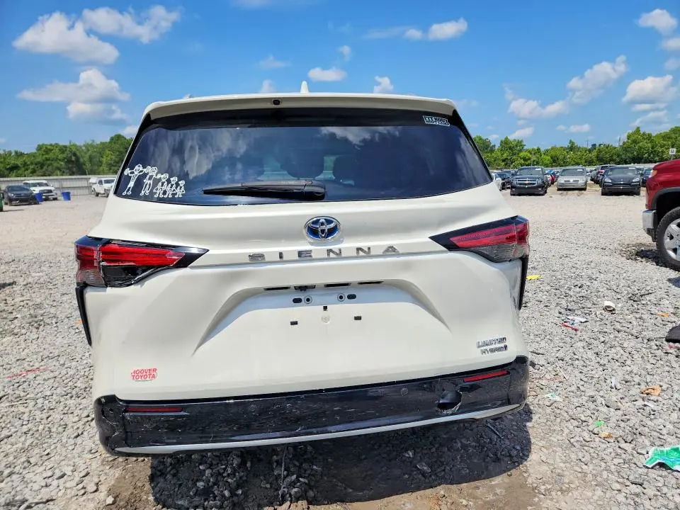 2021 TOYOTA SIENNA LIMITED 7-PASSENGER  
