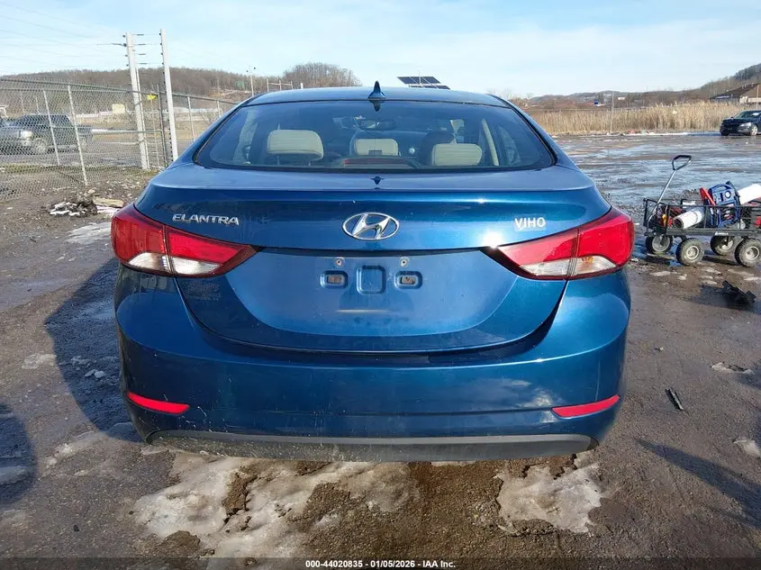 2015 HYUNDAI ELANTRA SE