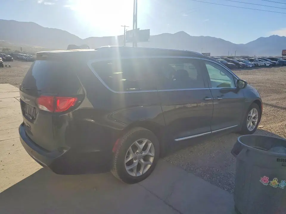 2017 CHRYSLER PACIFICA TOURING L PLUS  