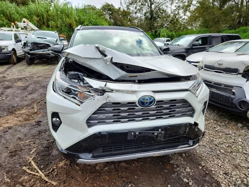 2020 TOYOTA RAV4 XSE  