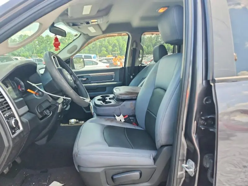2018 RAM 1500 SLT  