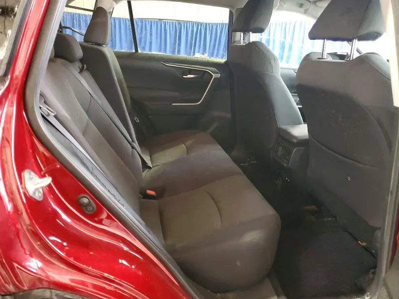 2021 TOYOTA RAV4 XLE  